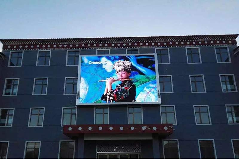 某學校戶外P8